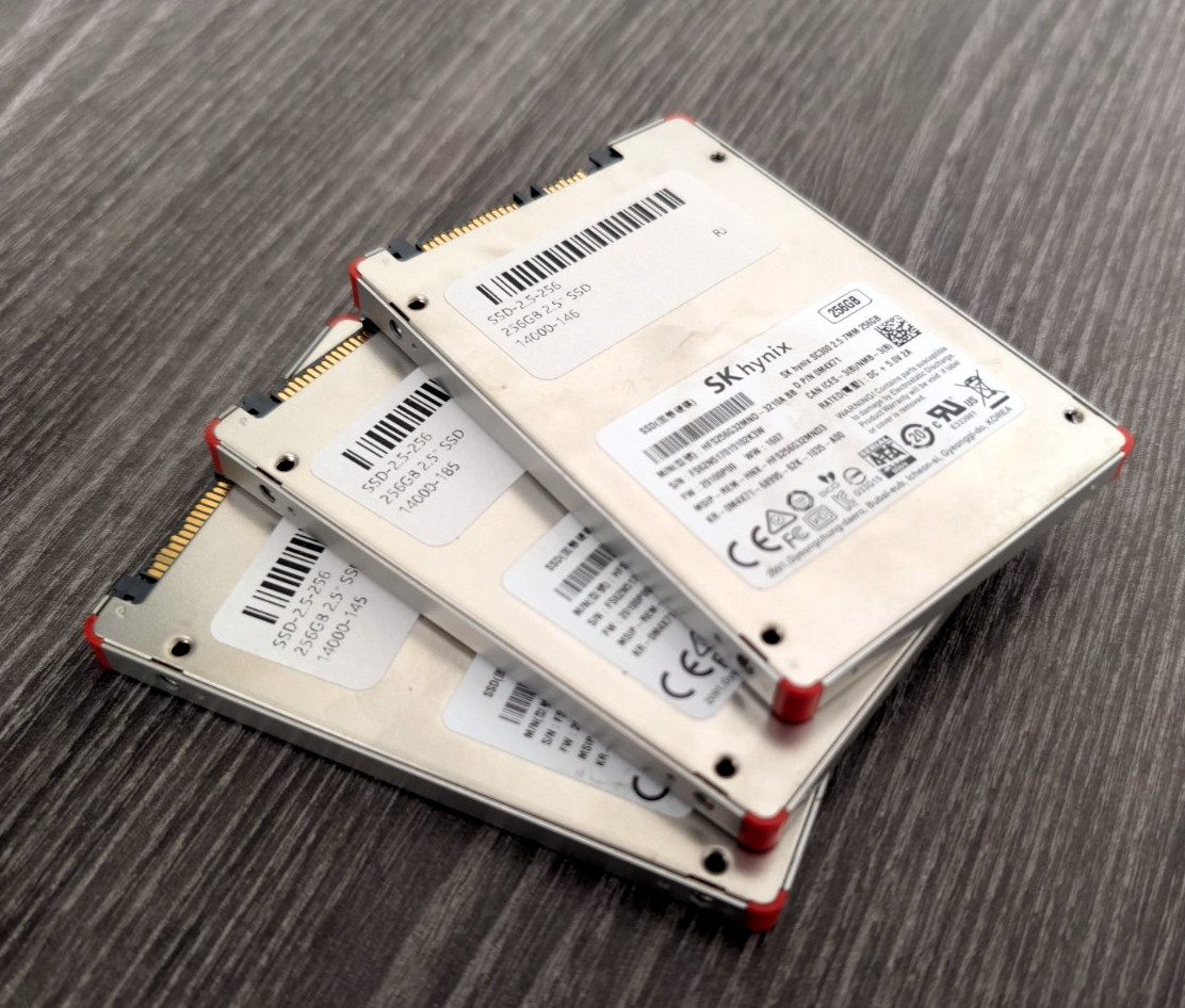 LOT of 3 SK hynix SC300 HFS256G32MND-3210A 0M4X7 SATA 6.0 Gb/s 2.5" 256GB SSD