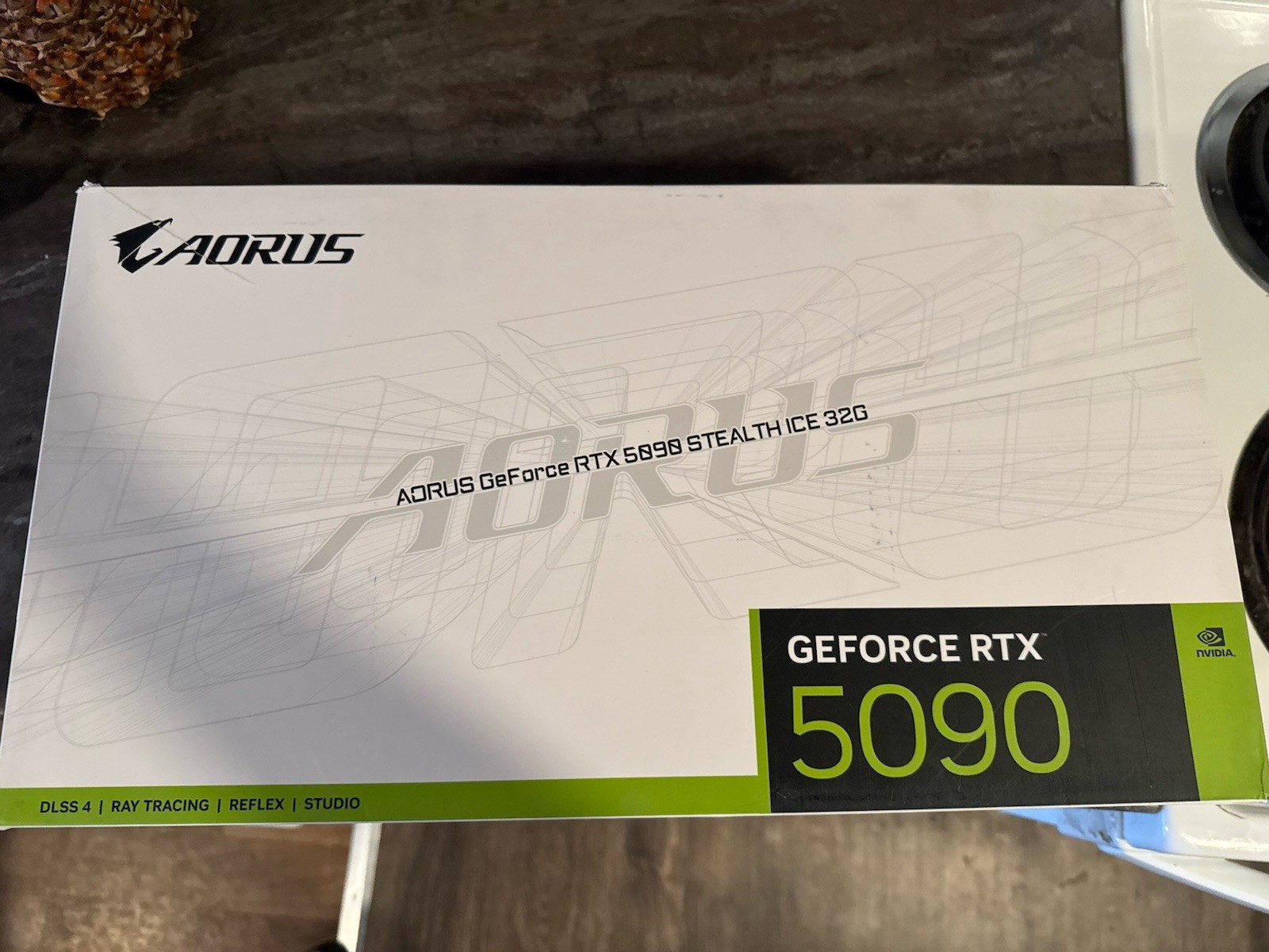 (For Parts) GIGABYTE Master AORUS RTX 5090 Stealth ICE No Core & VRAM With Box
