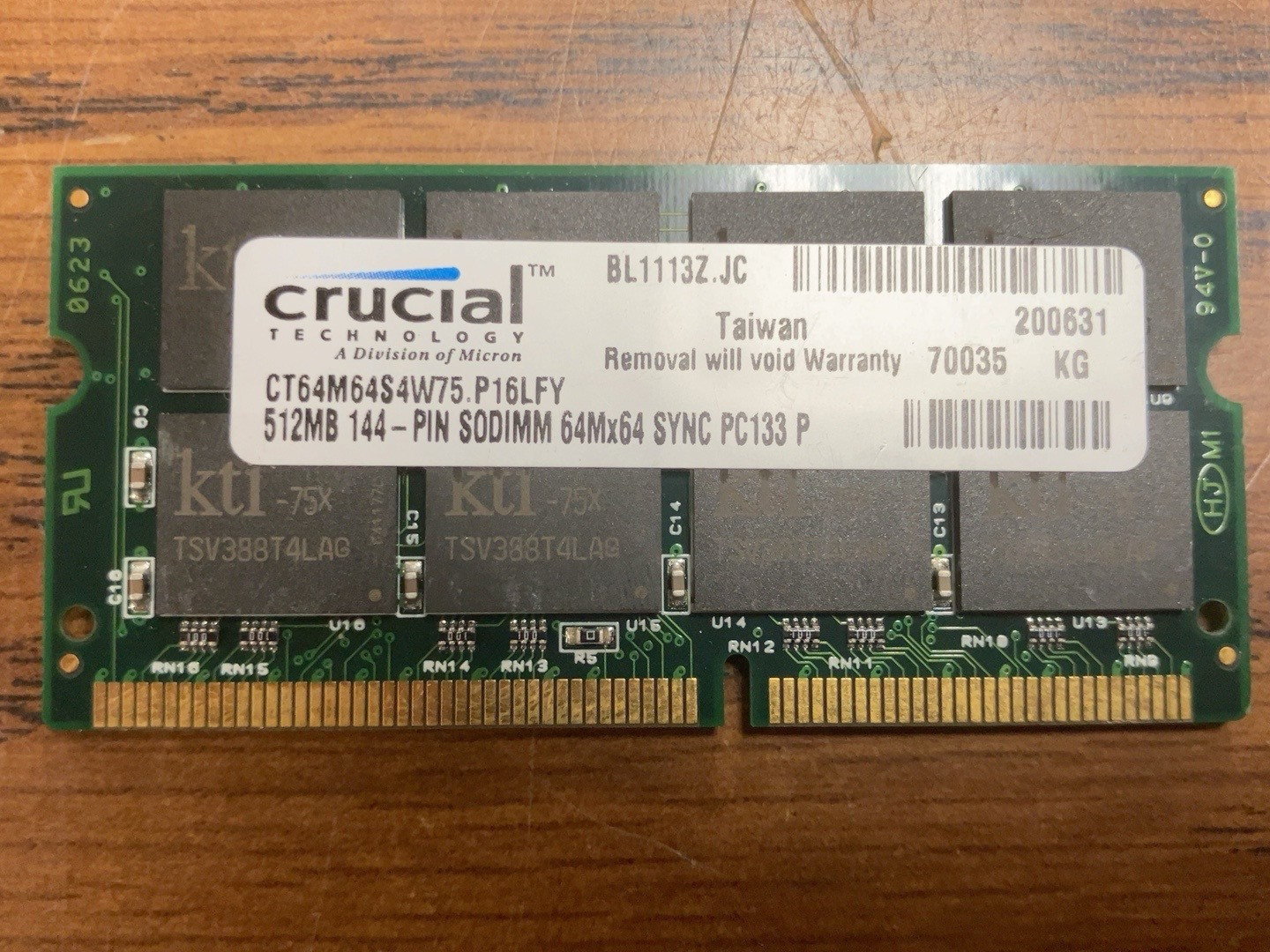 Crucial CT64M64S4W75 512MB PC133 144-Pin SDRAM SO-DIMM Vintage Laptop RAM