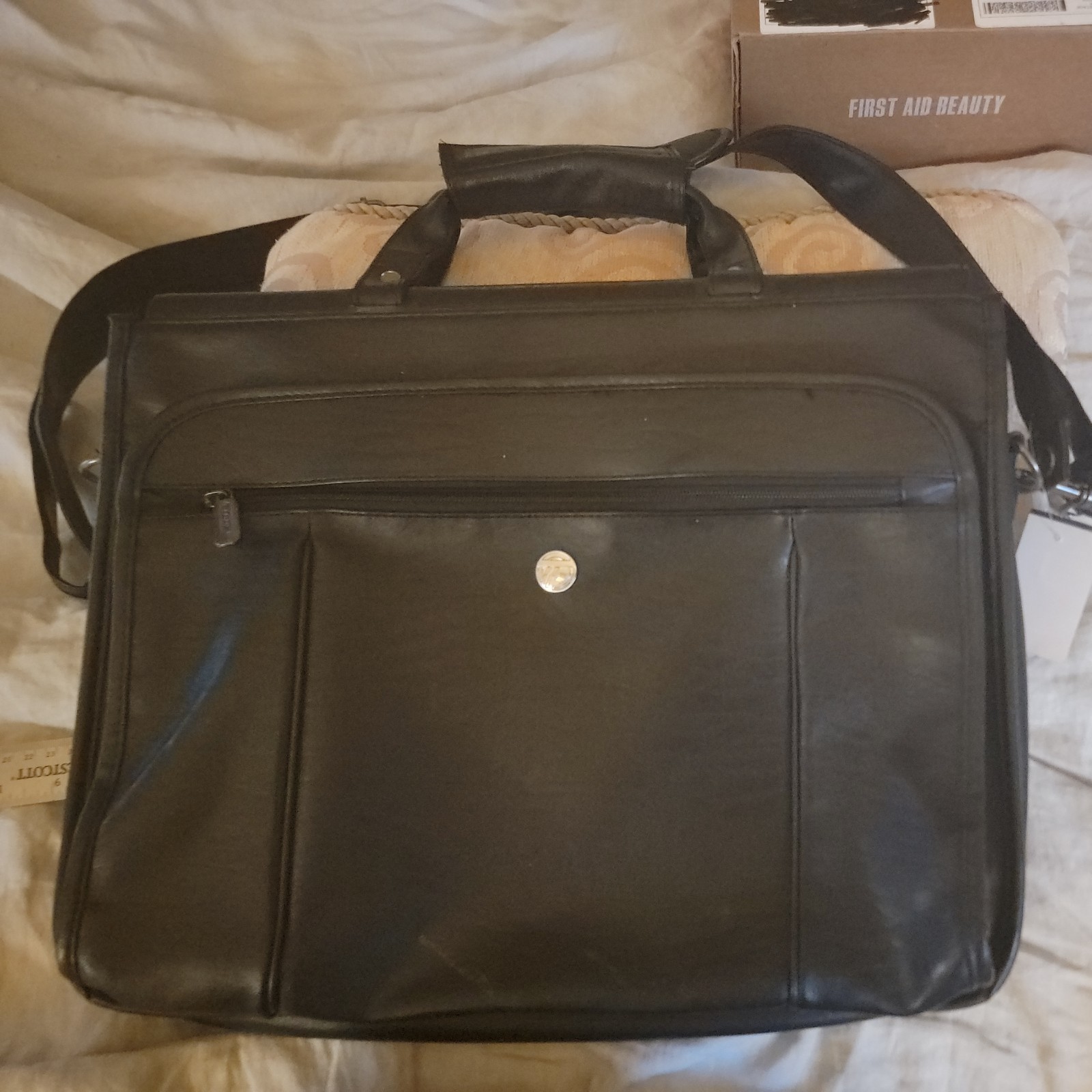 Targus Black Notebook/Laptop Case Shoulder Strap Phone Case Carry On Bag