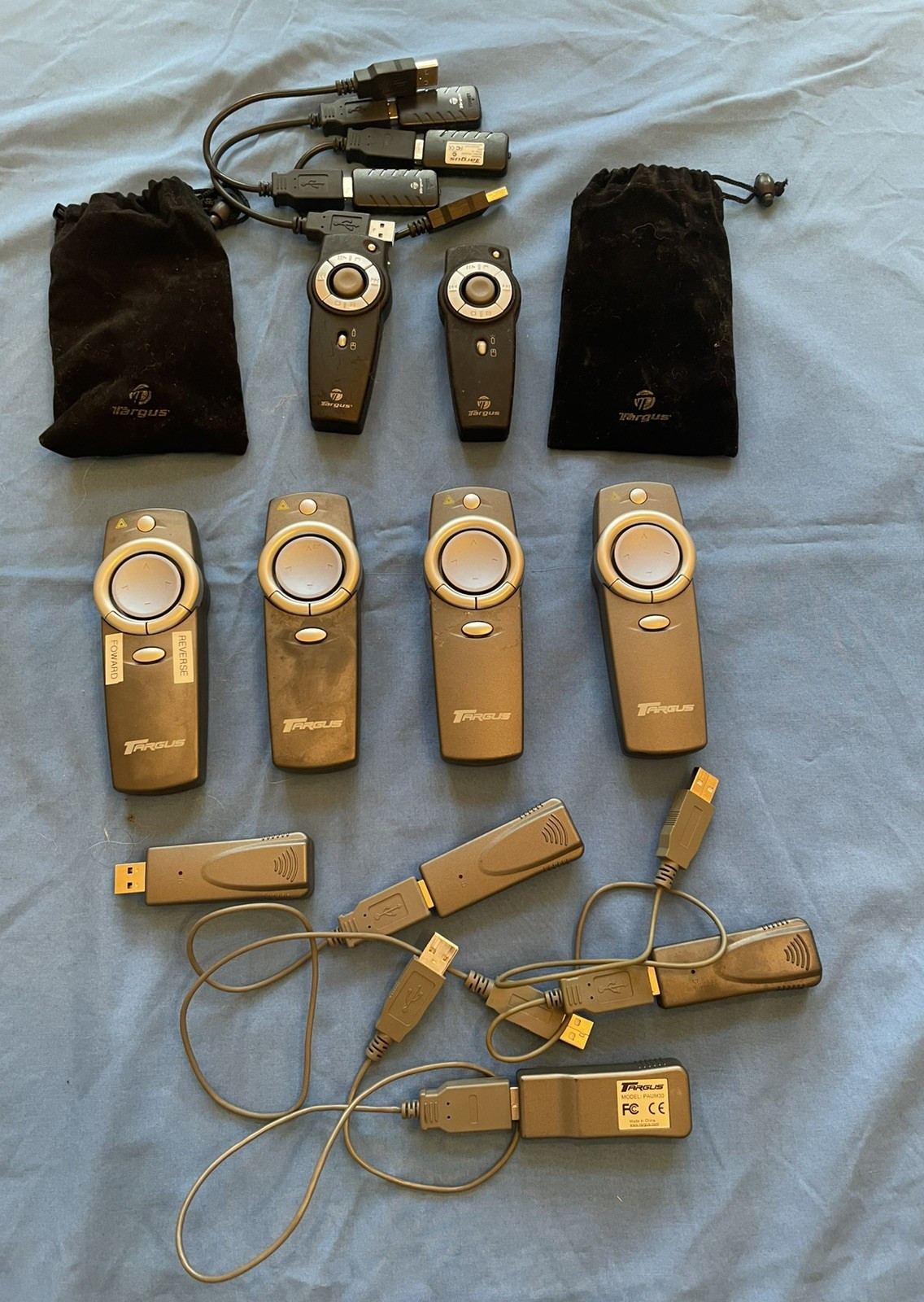 Lot of (4) Targus PAUM30/ 2.4GHz (2) AMP02US. Wireless Presenter/ Laser Pointer