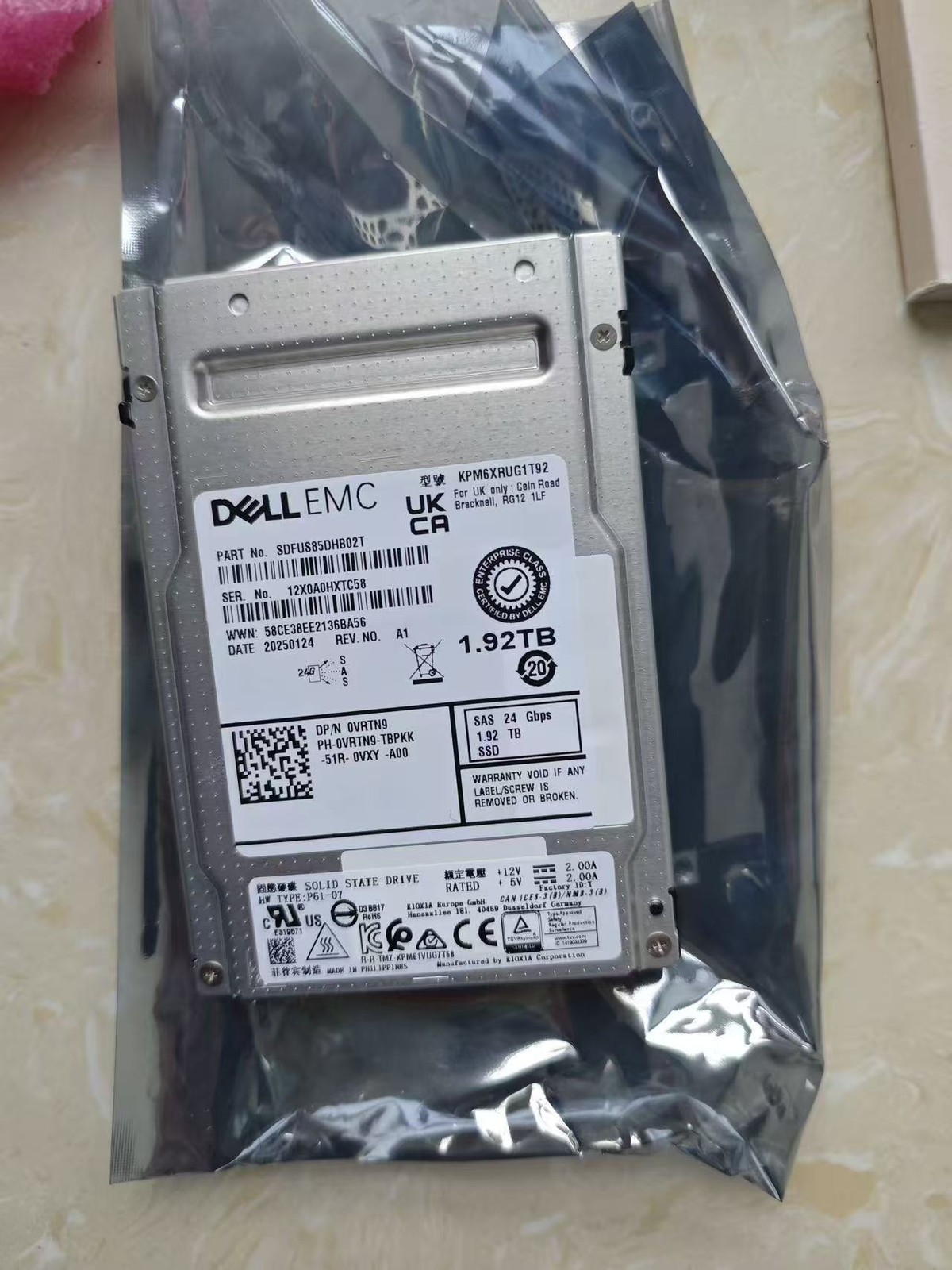 DELL EMC 0VRTN9 KPM6XRUG1T92 1.92TB SAS 24G SSD Internal Hard Disk