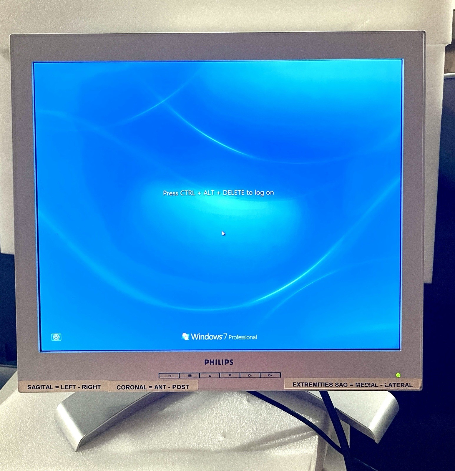 LOT OF 2 Philips FIMI Q19CHS Q19-A 19" Medical LCD Monitors 455300008793 Tested