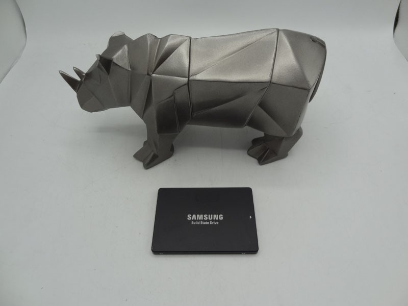Samsung MZ7LM960HCHP 960GB SATA PM863 6GBPS SFF SSD *50-69% HEALTH - GRADE-D*