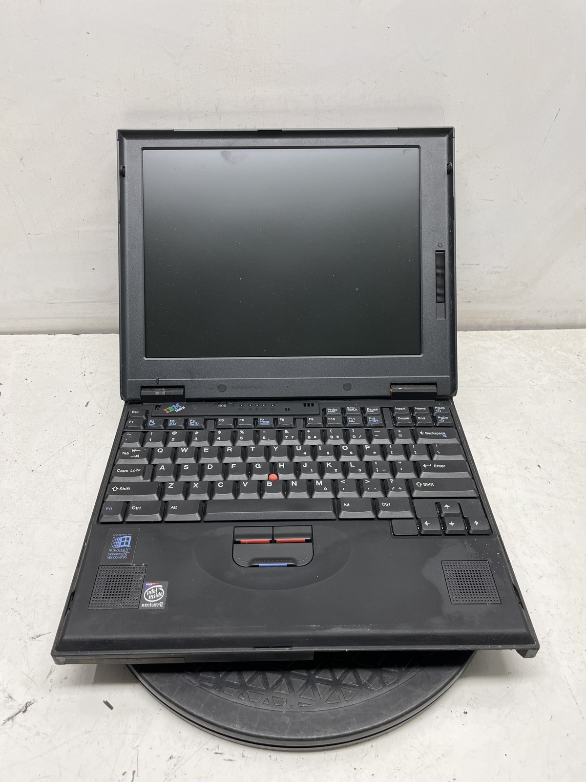 IBM ThinkPad 600 Intel Pentium II 2.3GHz 128MB NO HDD