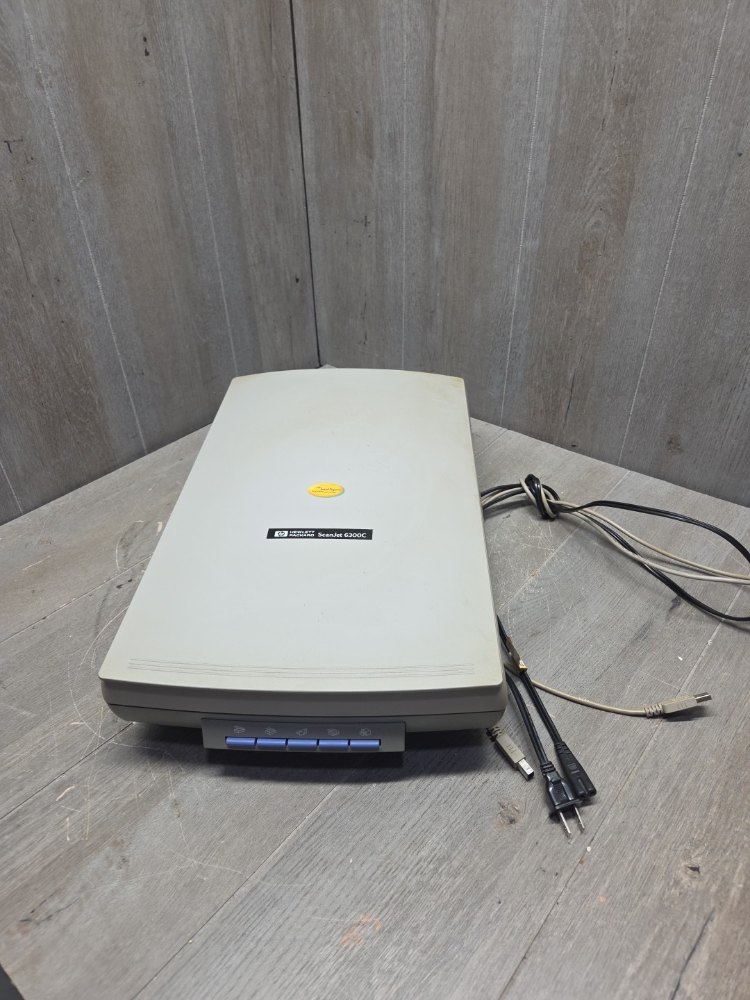 Hewlett Packard Scanjet 6300c (Turns On Untested)
