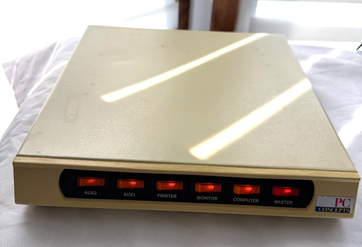Vintage PC Concepts 5 Outlet Computer Power Supervisor Controller MT-767