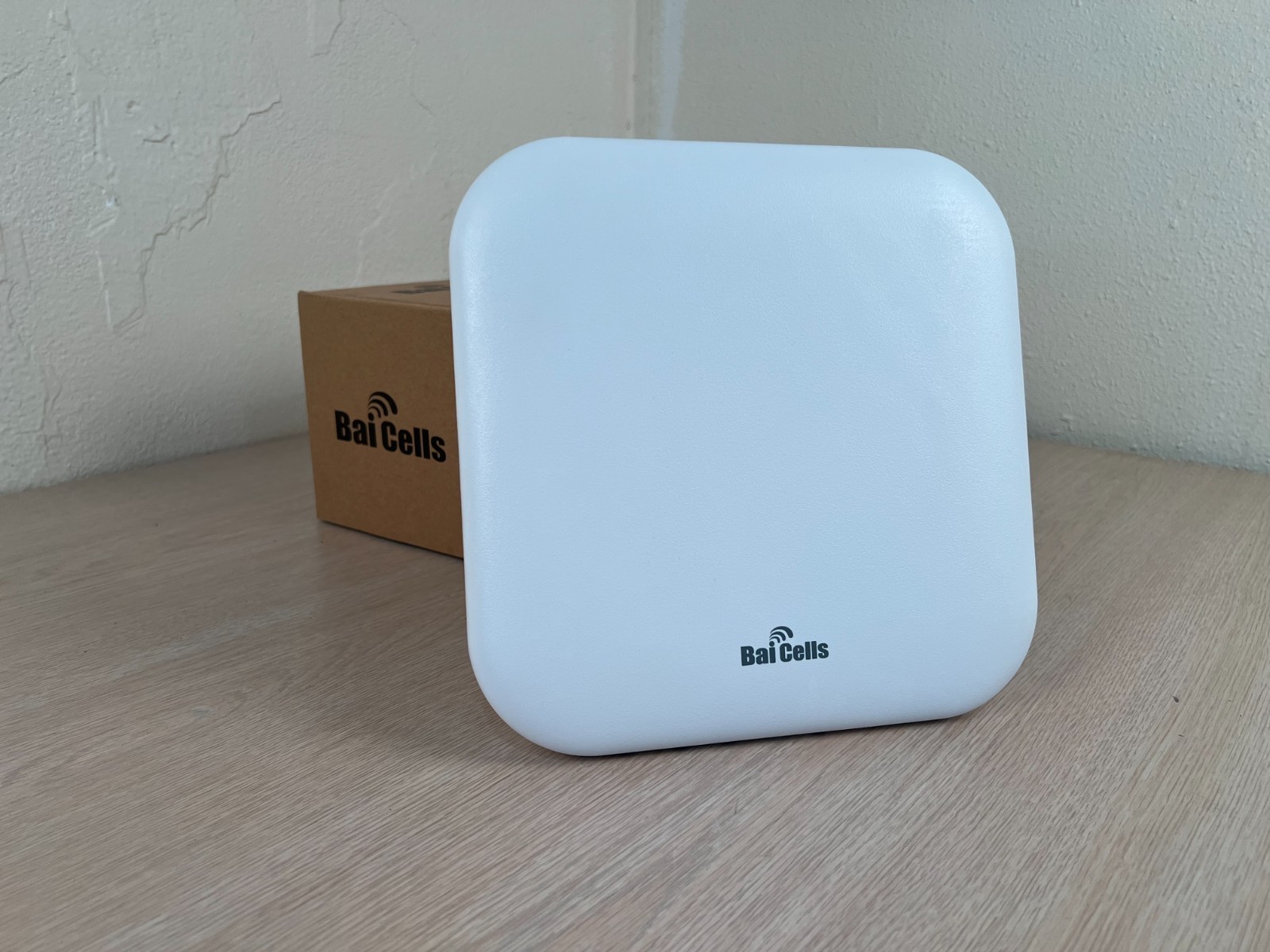 Baicells EG7010A-M11 3.5GHz Atom OD06 CPE Cat6 14dBi BAND 42/43/48 CBRS