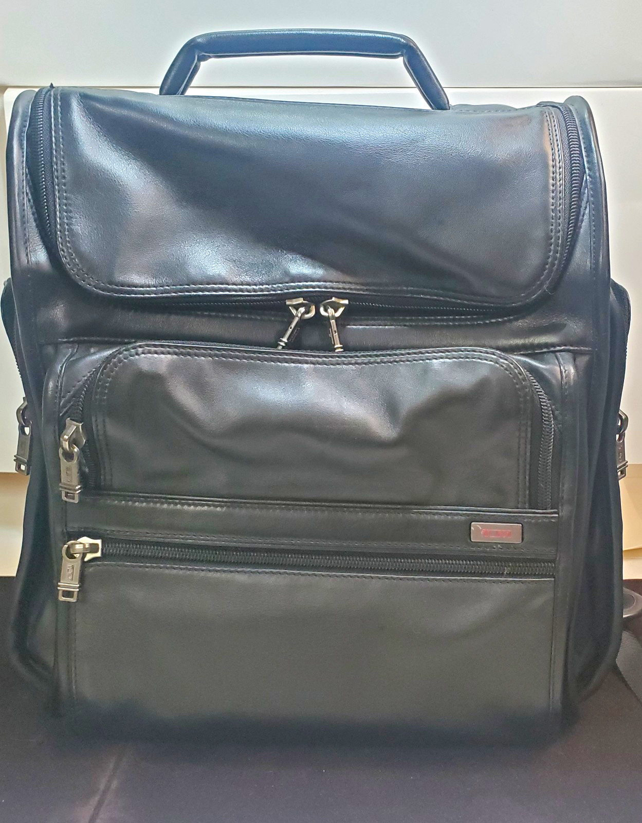 • Authentic TUMI 96081D4 Black Leather Daypack Travel Laptop Backpack - Vintage