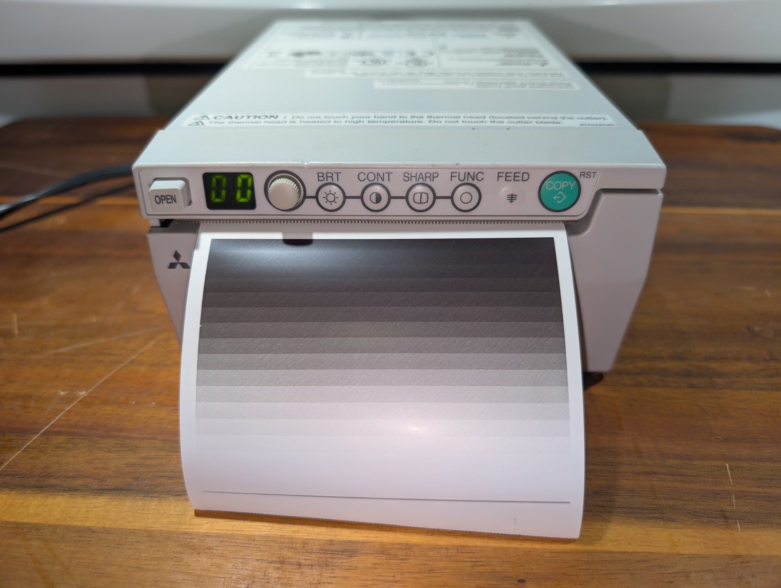 Mitsubishi Electric P93DW Thermal B&W Printer 4x6 USB 2.0 325x325 DPI