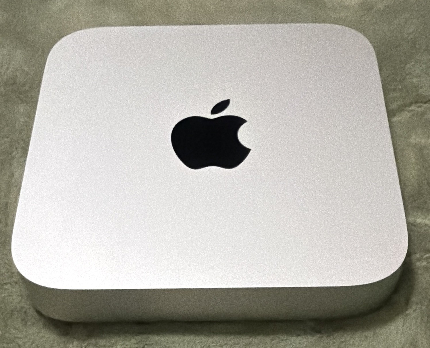Apple Mac mini 2023 M2 8GB RAM 245.11GB SSD Silver Mini Desktop