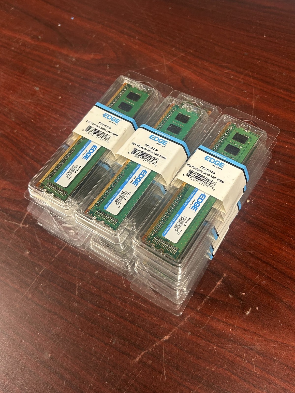Lot of 18) EDGE Memory 2GB PC310600 DDR3 240P PE215736 8821452 NEW/SEALED #95