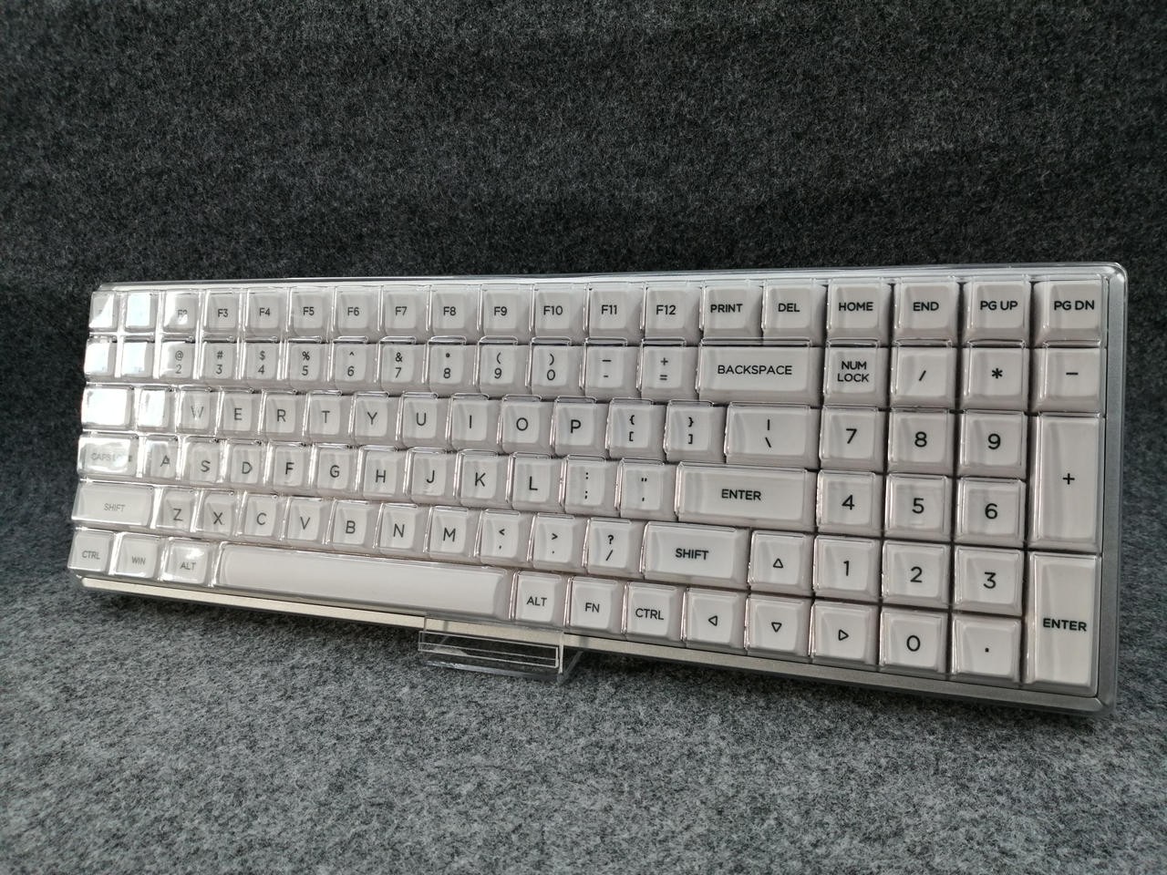 Gaming Keyboard Model F96 KAT IQUNIX