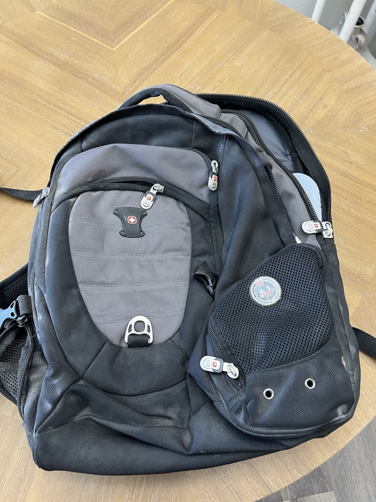 SwissGear Wenger Airflow Laptop Backpack Black Gray Multi Pocket Travel Bag