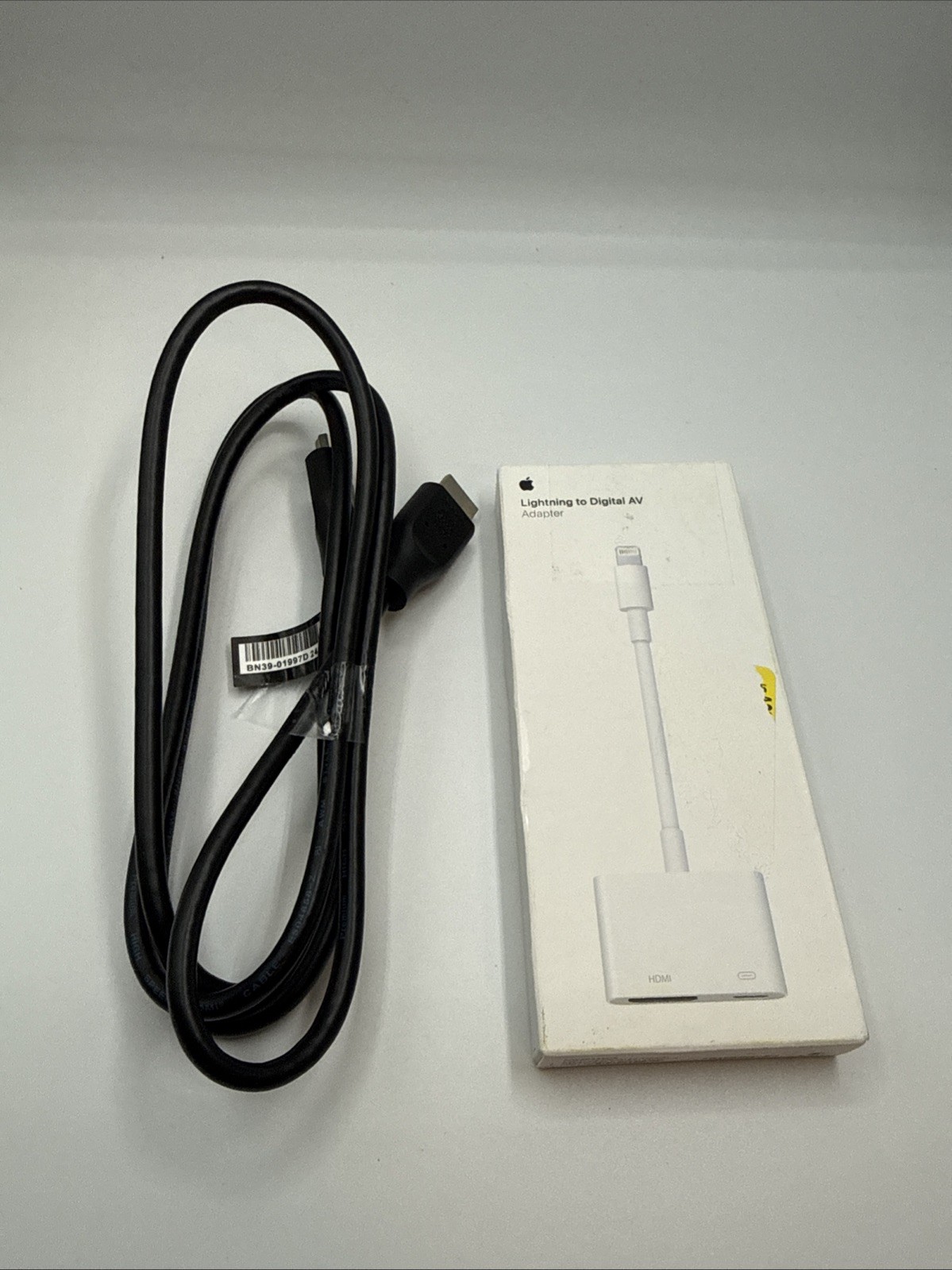 Apple Lightning Digital AV Adapter MW2P3AM/A With HDMI Cable