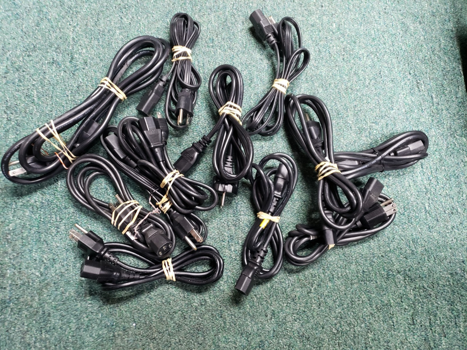 LOT OF 12 120V Cord NEMA 5-15P Male to IEC 60320 C13 Female 6ft CBL-PWCD-0160-IS