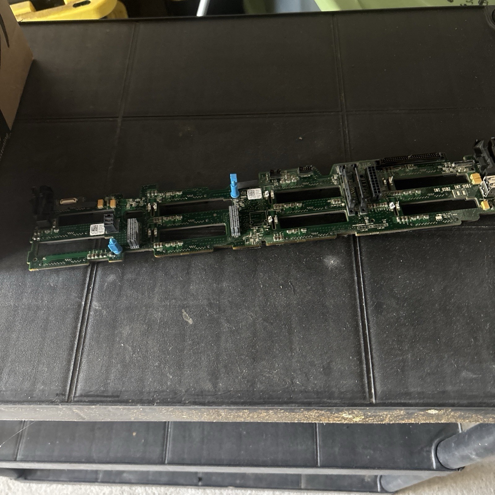 Dell PowerEdge R510 12-Bay LFF SAS Backplane Dell P/N: 0DGWM2 Tested Working