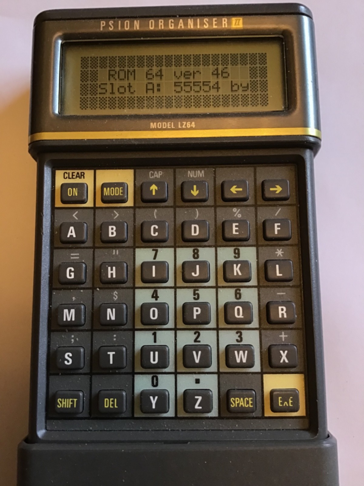 Psion Organiser II LZ64 English/French/German version 46