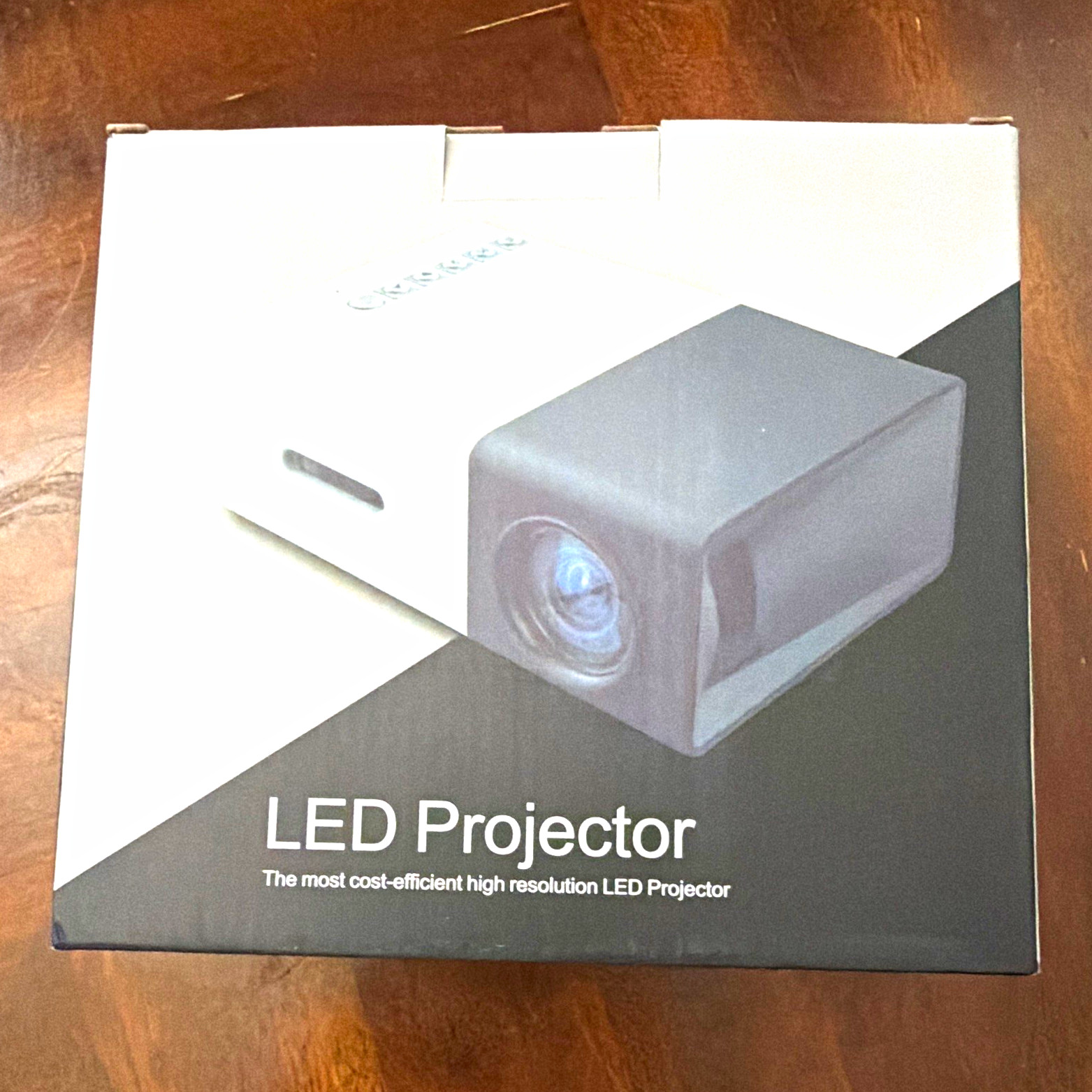 LED Projector TFT LCD Desktop 320x240 Native 1080p Support 800:1 4:3