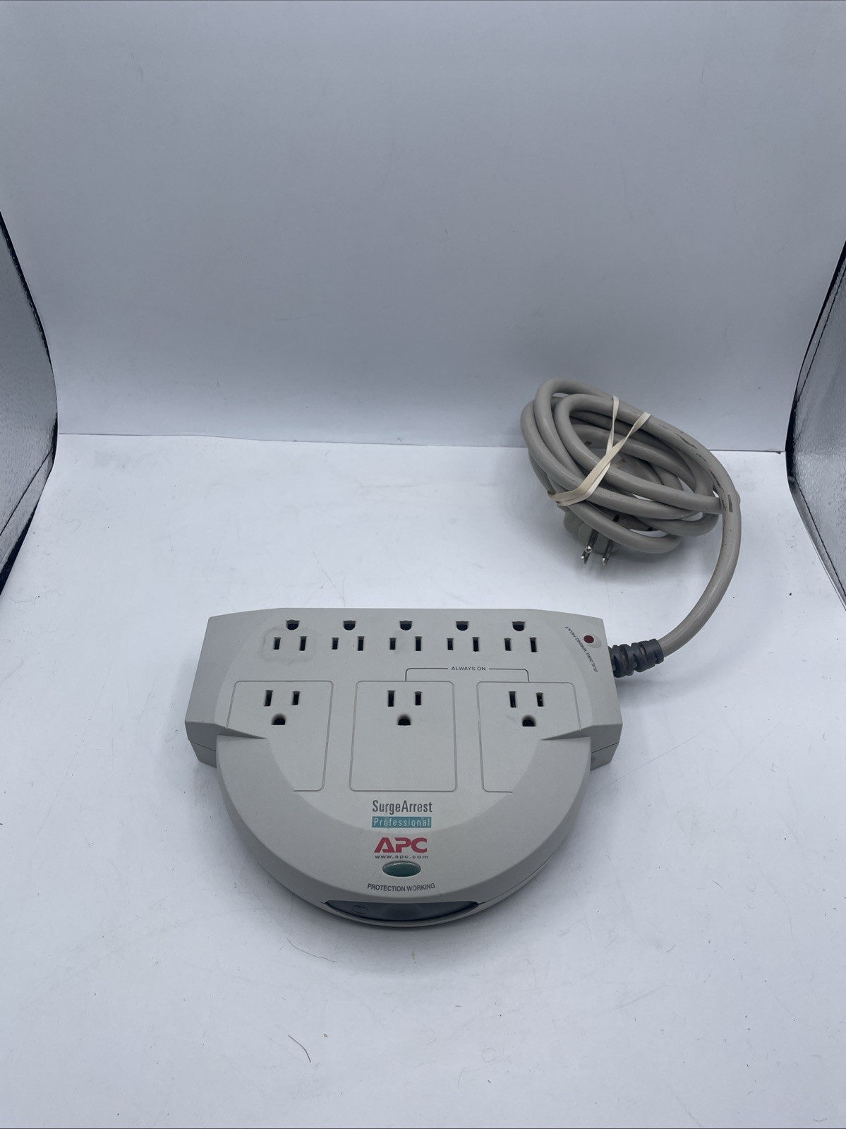 APC SurgeArrest Professional 8-Outlet Surge Protector PRO8