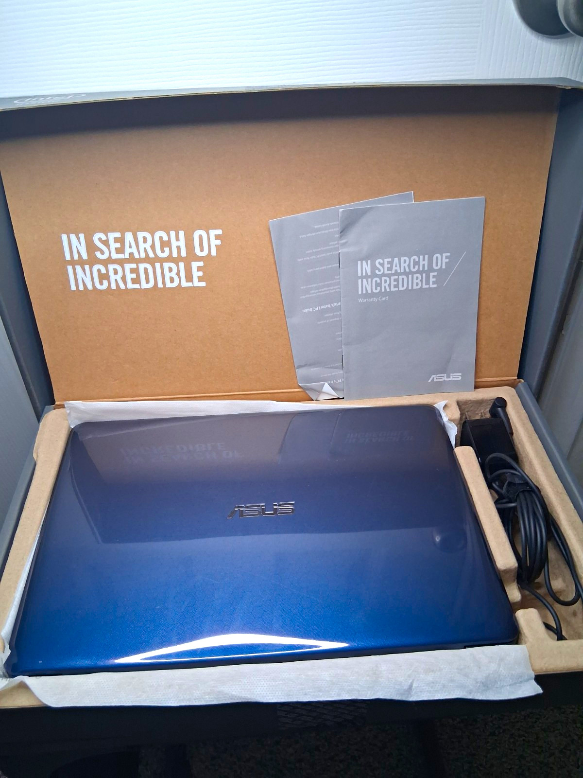 ASUS VivoBook E203M 11in Blue Intel Pentium 2GB eMMC HDMI Webcam +Charger