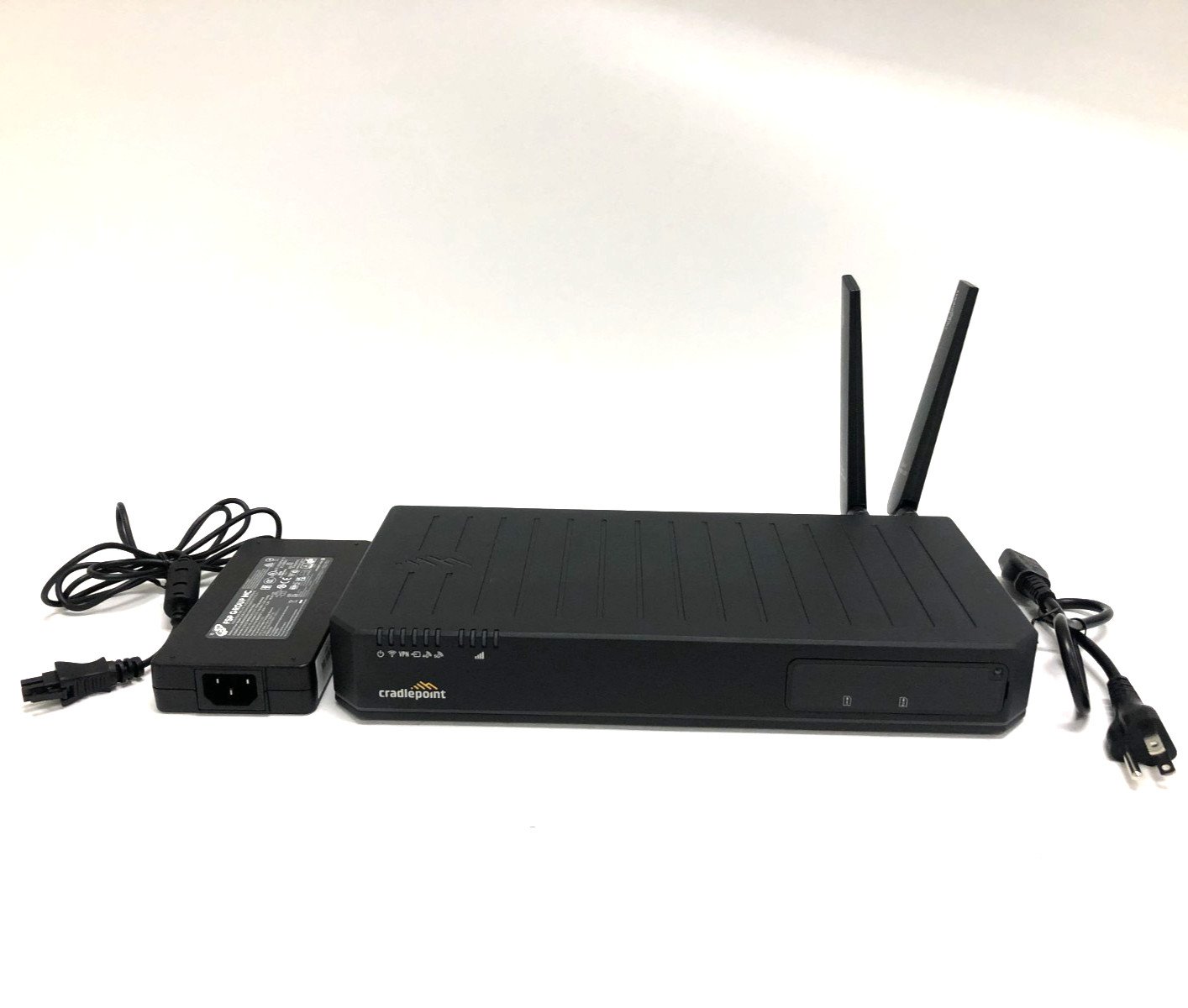 Cradlepoint E3000-C18B 5G Wi-Fi 6 Enterprise Router w/ Two Antennas & Adapter