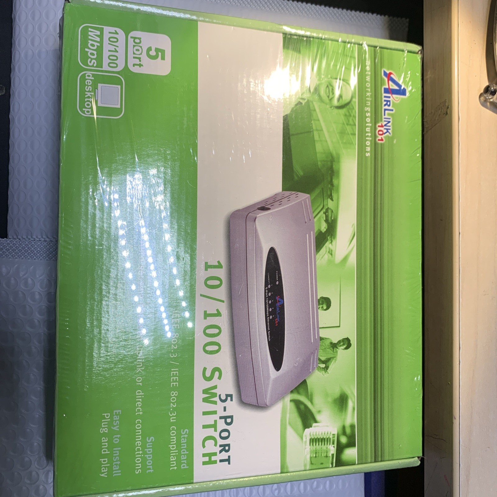 Airlink 101 5-Port 10/100 Switch - New and Sealed