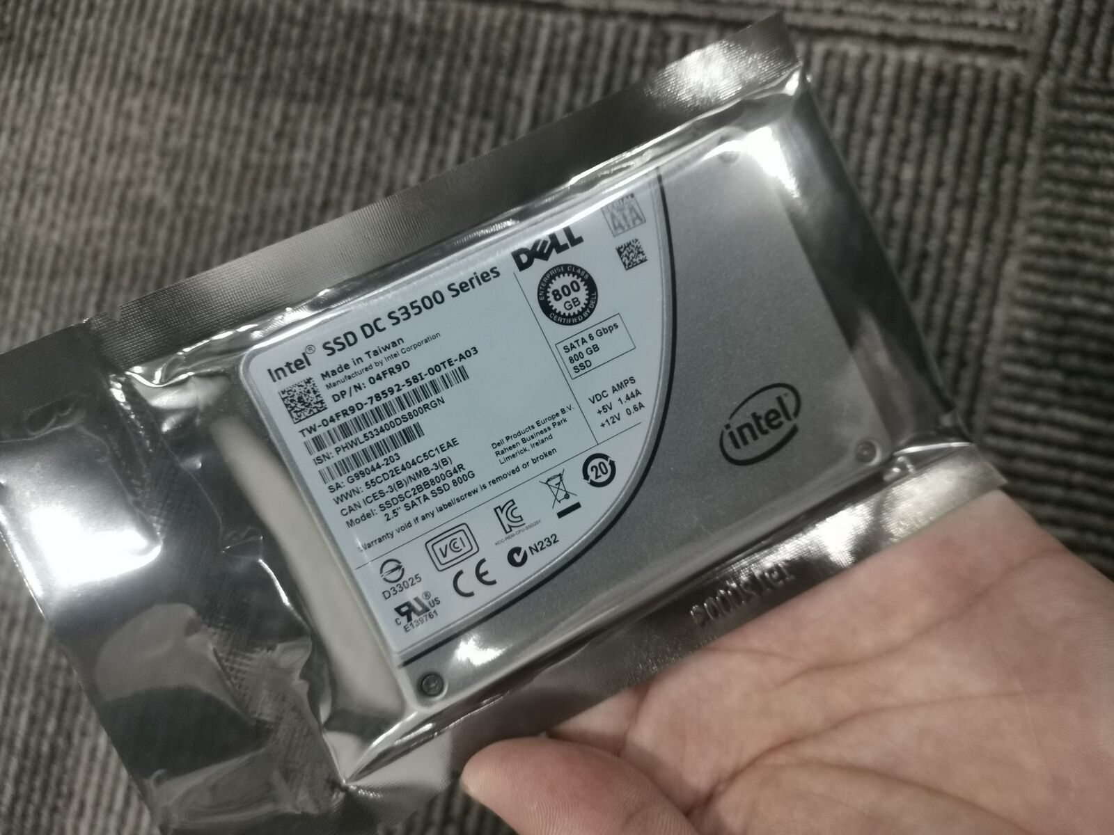 DELL Intel SSD DC S3500 Series 800GB 6Gb/s 2.5" SATA SSD Solid State Drive