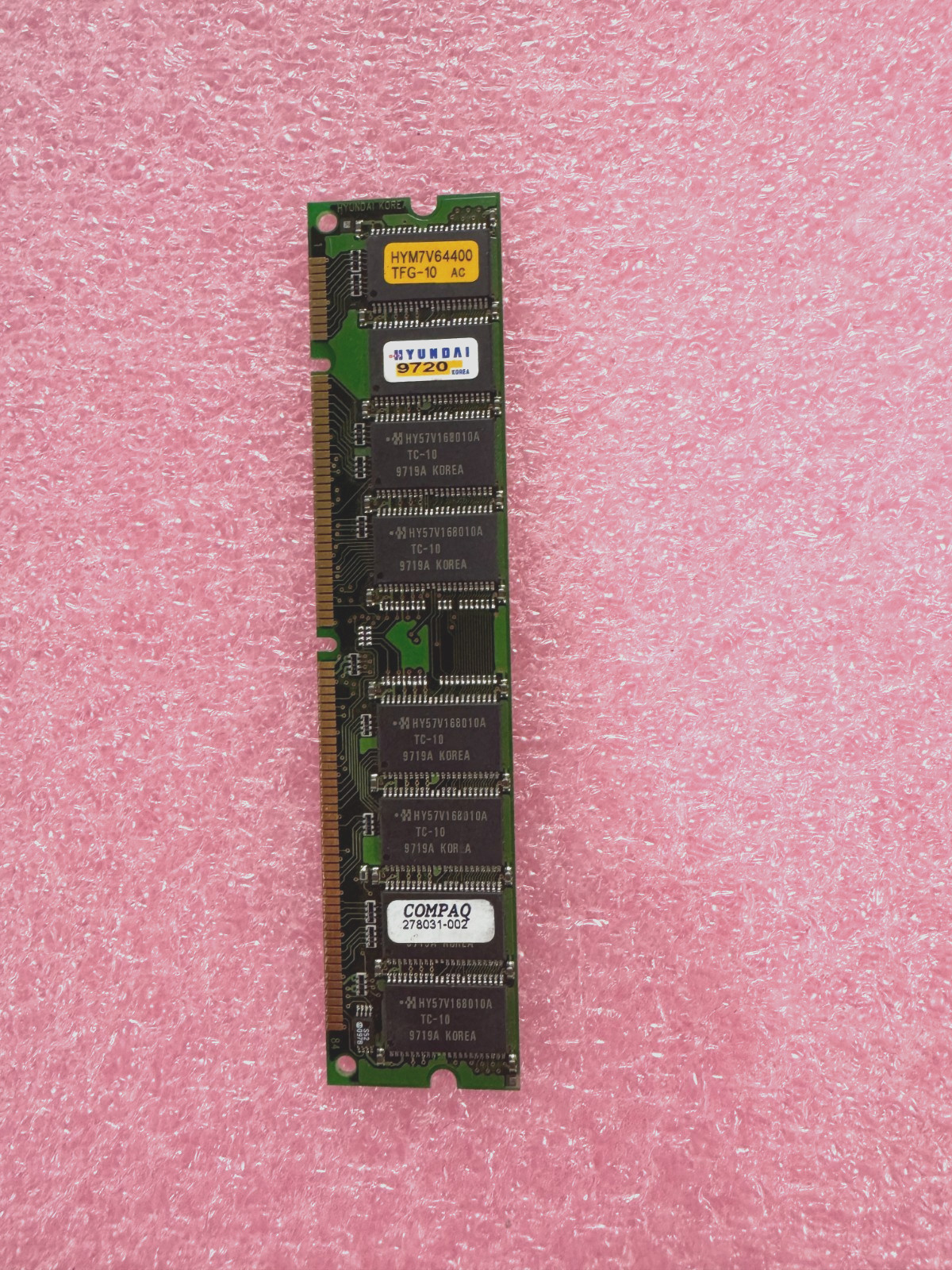 VINTAGE Hyundai 32MB (4X64) non-ECC 168 PIN DIMM HYM7V64400TFG-10 AC