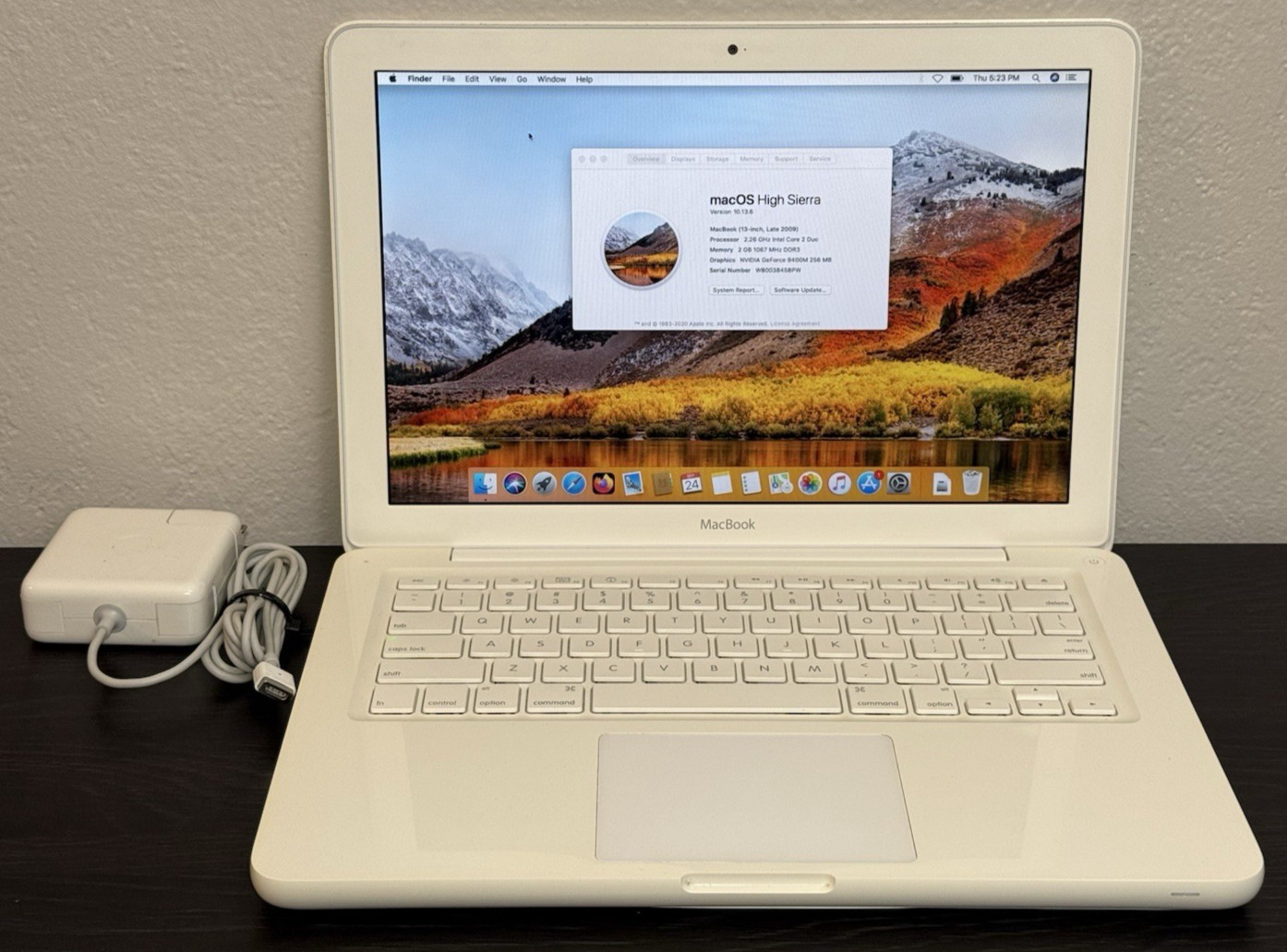 Apple MacBook A1342 13” Late 2009 Core 2 Duo 2GB 250GB HDD