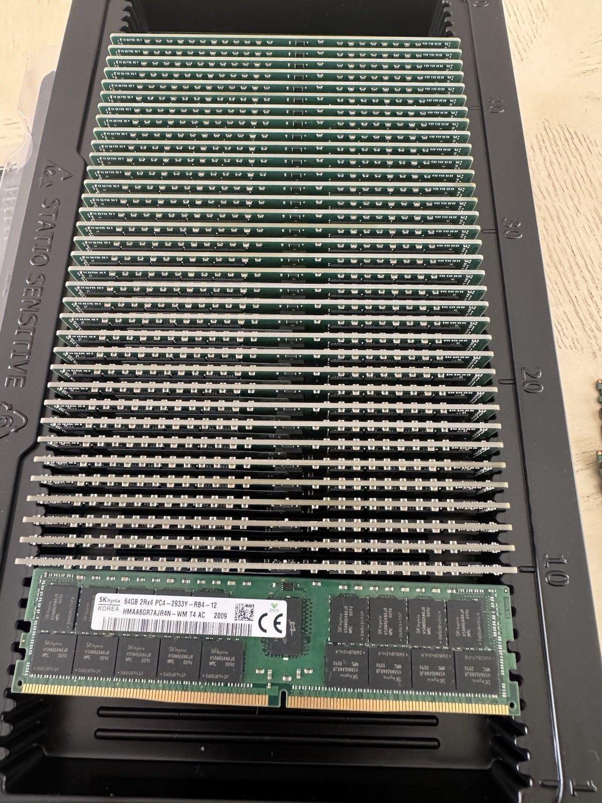 Lot Of 180 Hynix 64gb PC4-2933Y 2Rx4 DDR4 ECC RDIMM Server HMAA8GR7AJR4N-WM