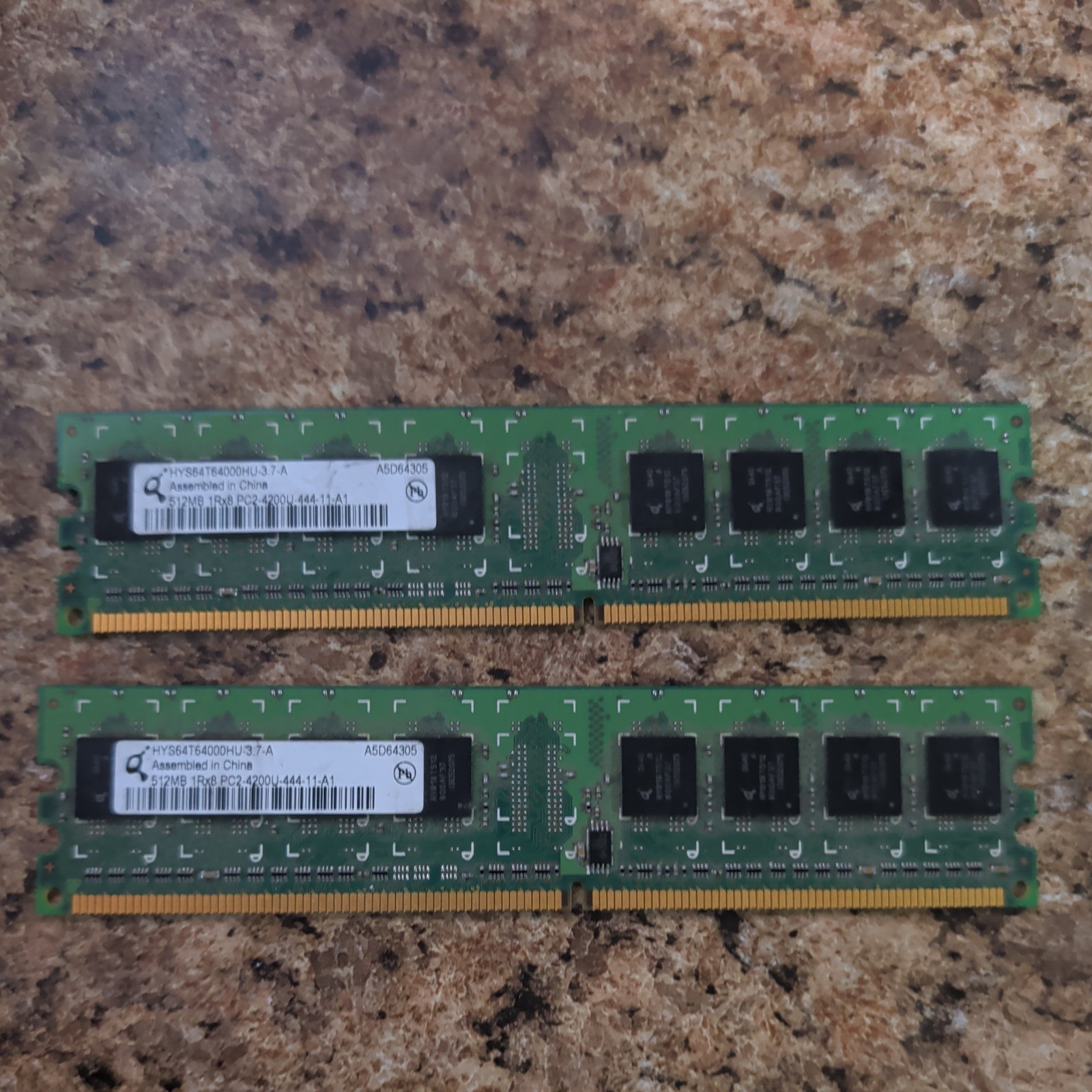 1GB (512mb x 2) HYNIX HYS64T64000HU-3.7-A 1Rx8 PC2-4200U-444-11-A1 Memory RAM
