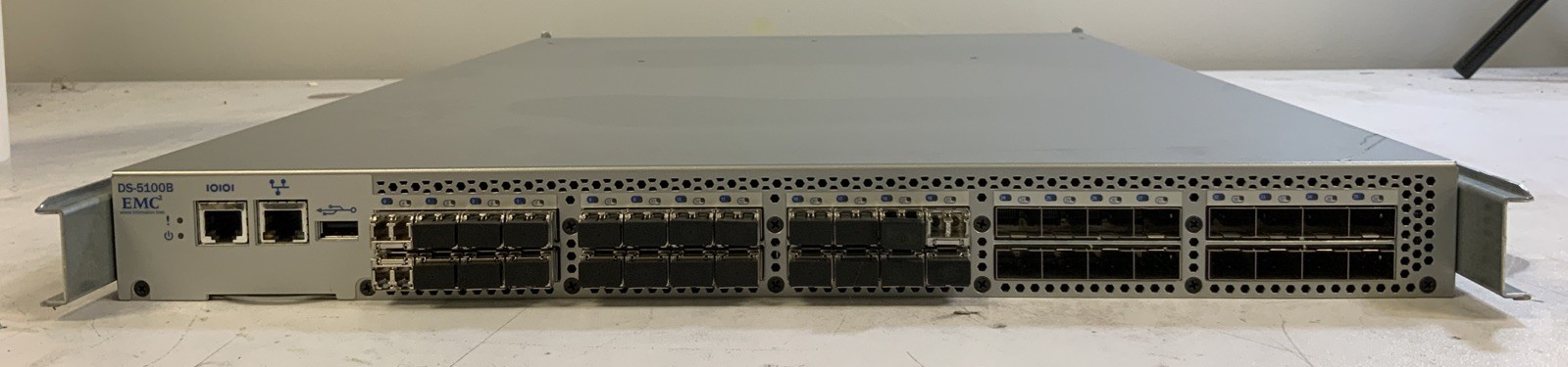 EMC Brocade DS-5100B 100-652-066 48-Port Fibre Channel Port Switch NS Y1B