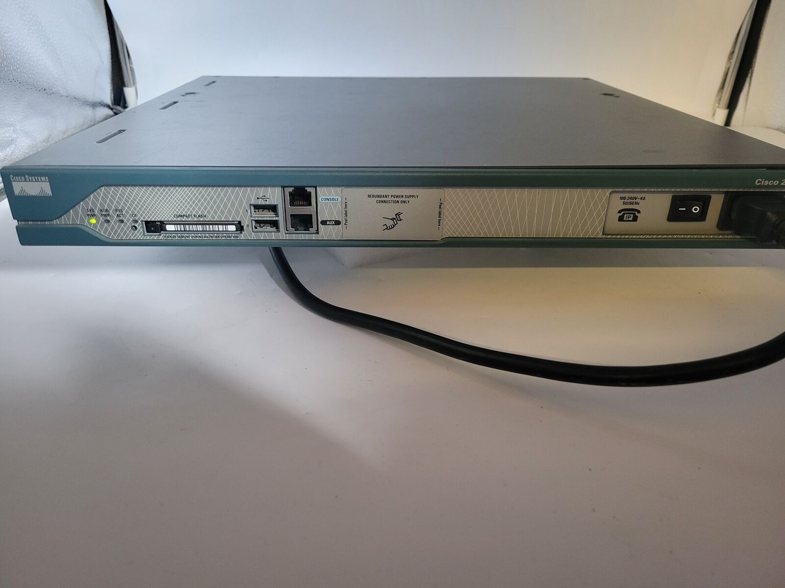 Cisco CISCO2811 2811 Integrated Services Router - USED