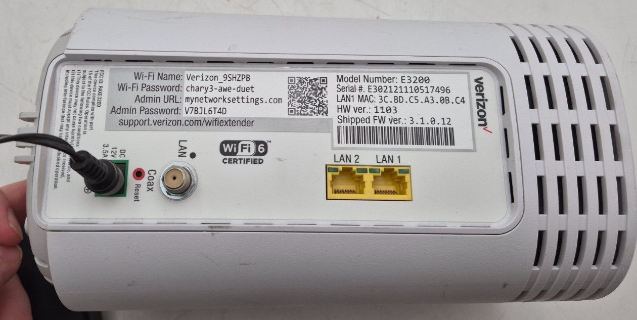 Verizon - Fios E3200 WiFi 6 - Extender - Used with power cable