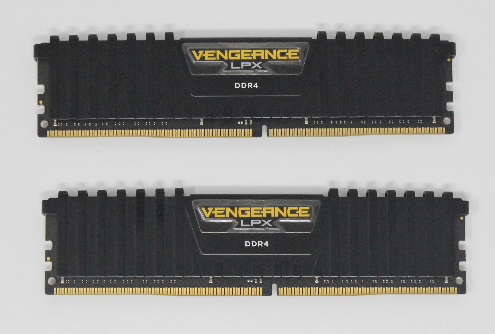 Corsair Vengeance LPX 32GB (2x16GB) CMK32GX4M2A2400C14 DDR4-2400 RAM (#25449)