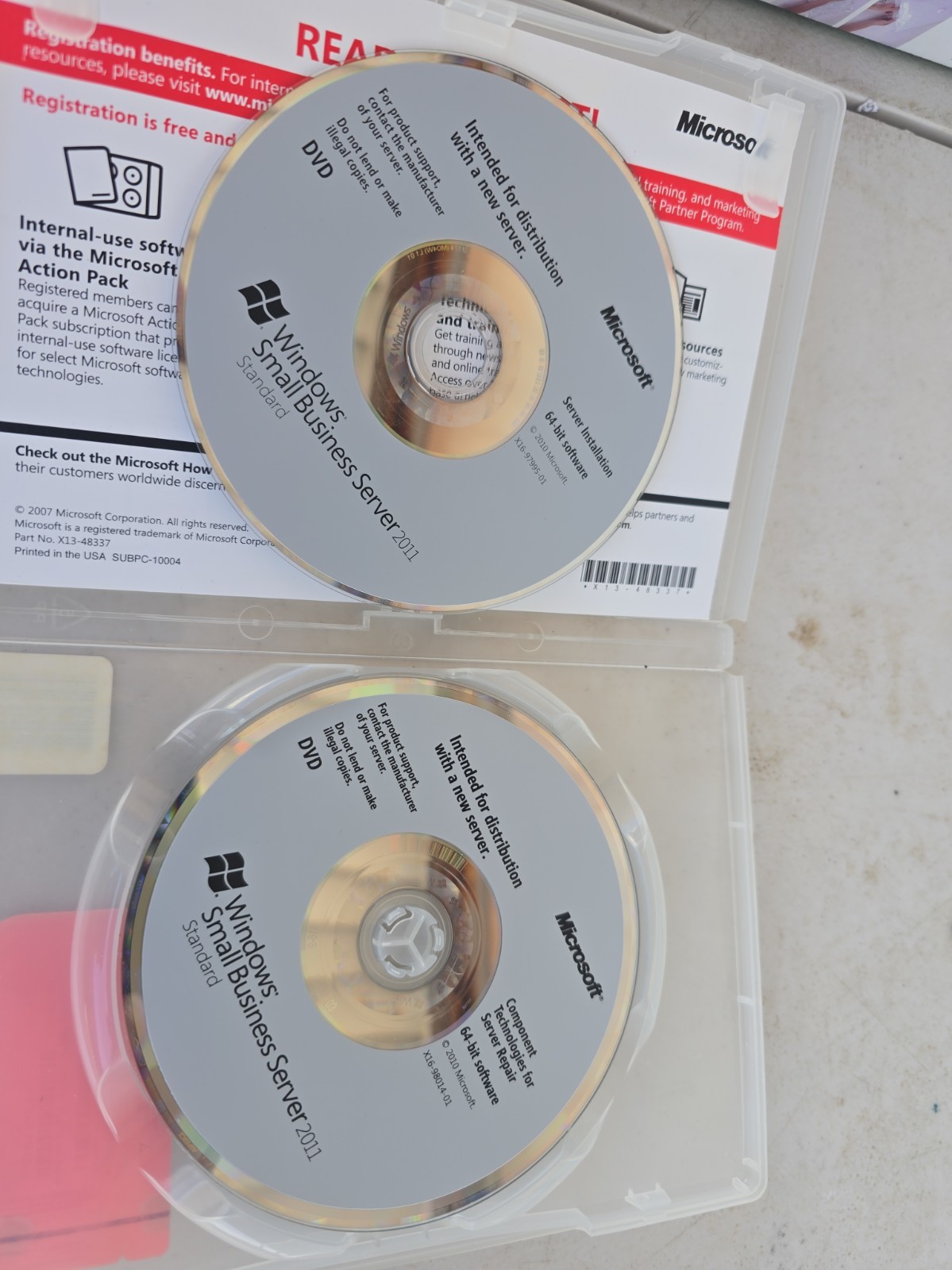 MS Windows Small Business server 2011 Essentials  With Pk