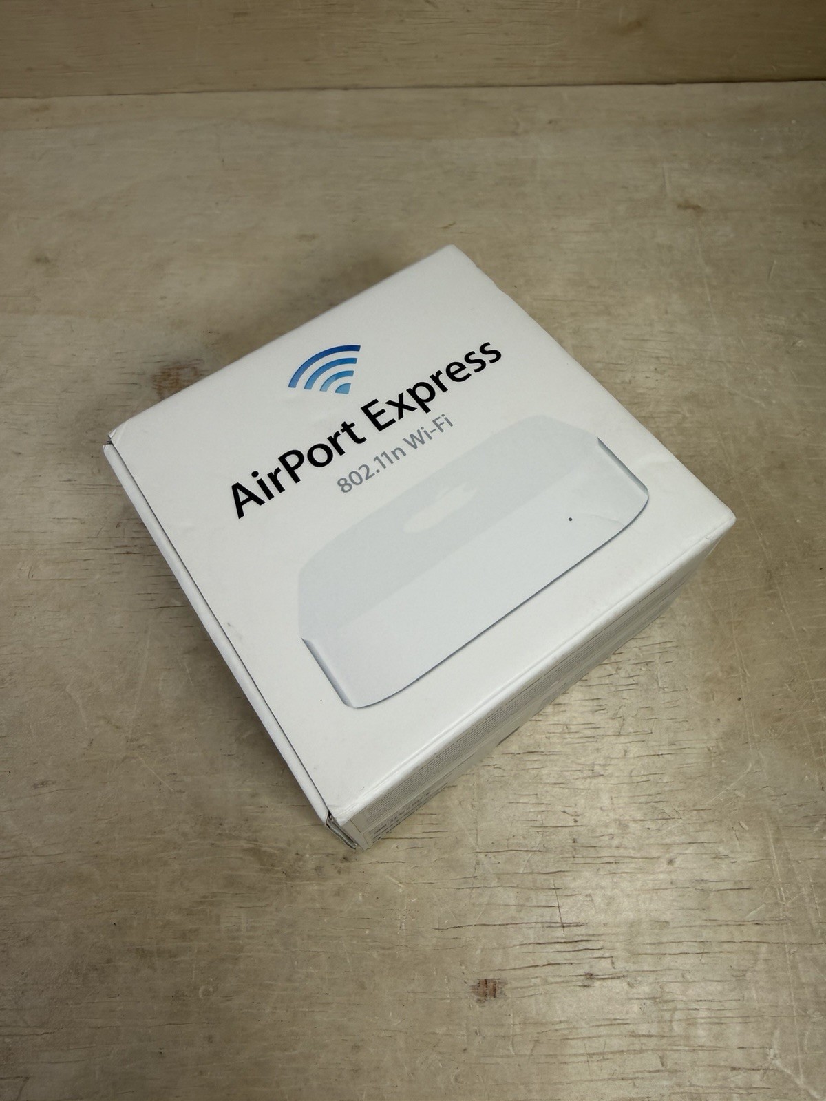 NEW Apple AirPort Express A1392 MC414LL/A AirPlay 2 WiFi Base Station