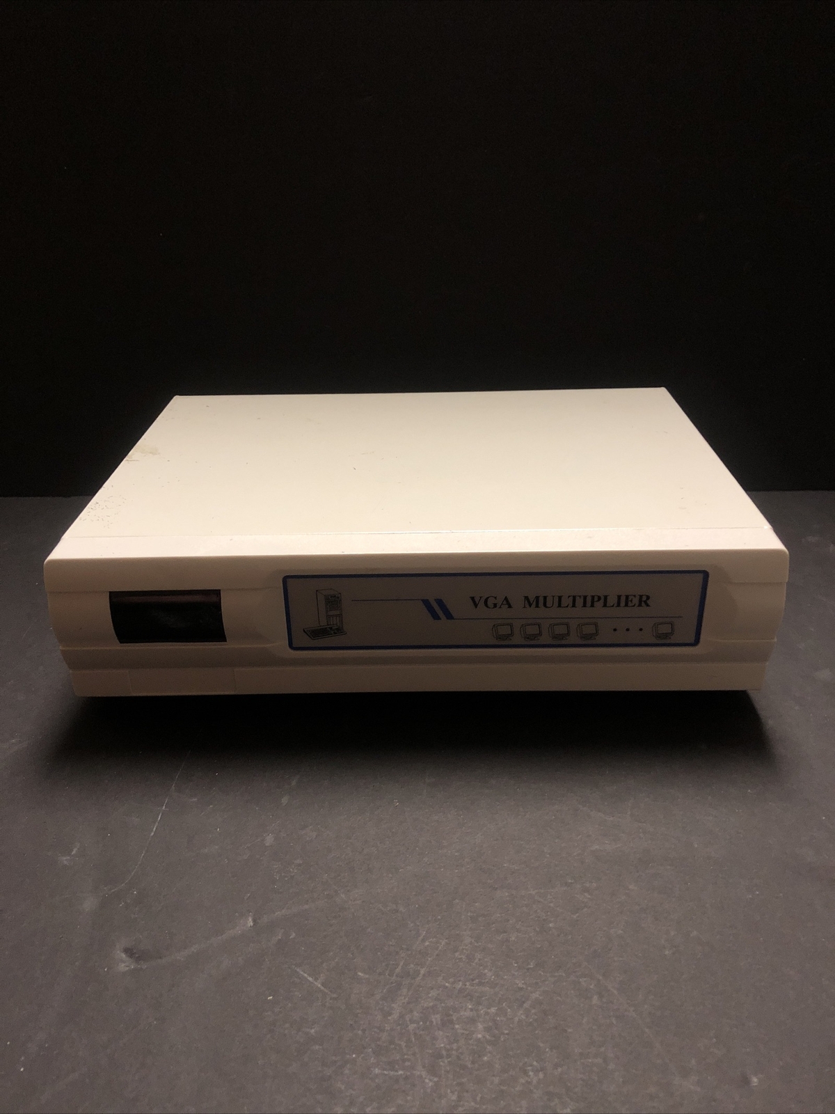 VGA Multiplier VGA-401 4-1 VGA Multiplier MULTIPLE COMPUTER SCREENS RETRO GAMING
