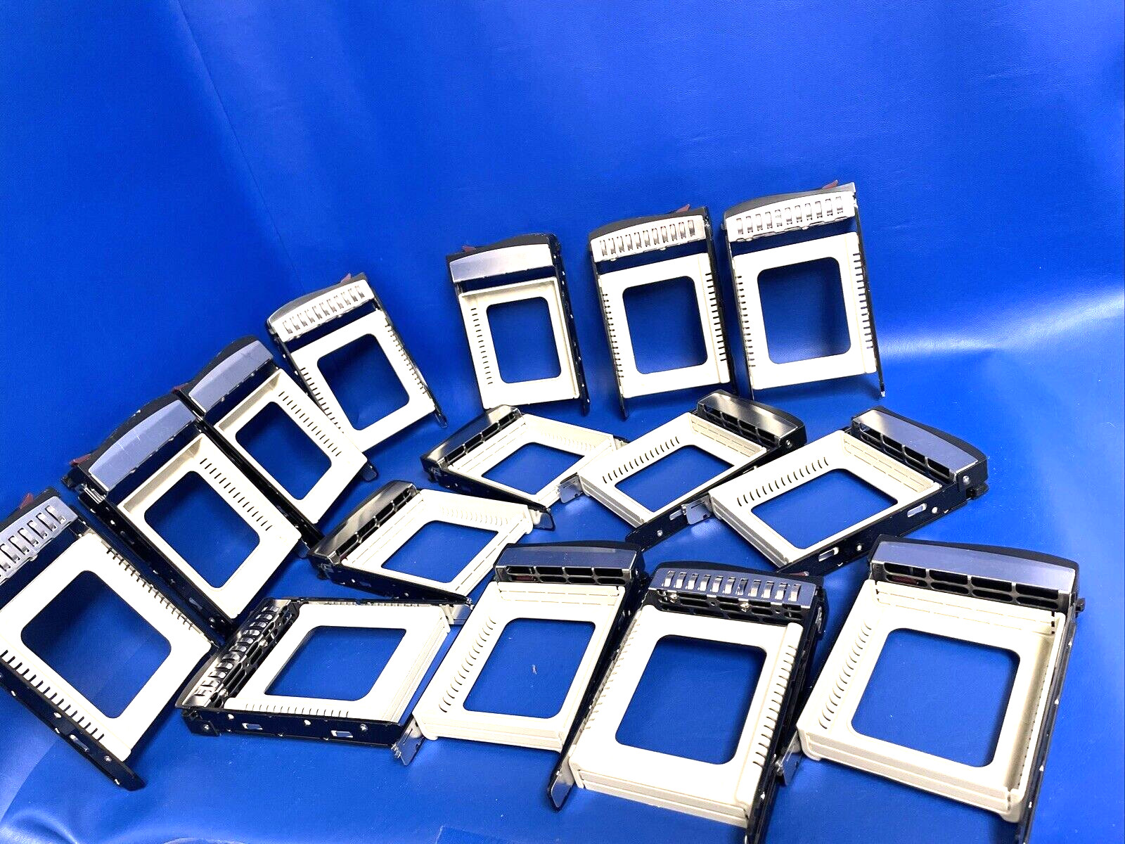 LOT OF 15X SUPERMICRO 3.5 SAS SATA HARD DRIVE CADDY TRAY 01-SC93301