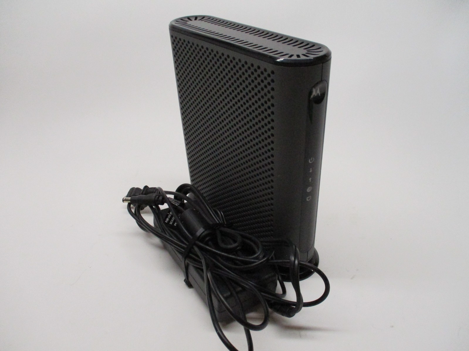 Motorola MB8611 Ultra Fast DOCSIS 3.1 Cable Modem New 2.5G Ethernet Internet