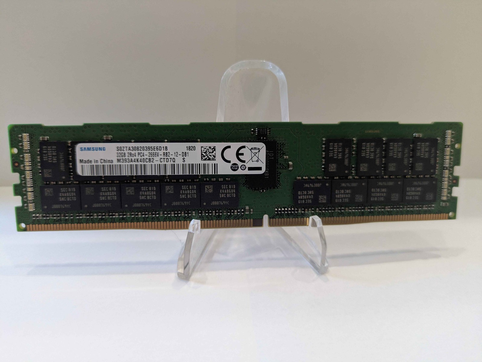 Samsung 32GB (1 x 32GB) PC4-21300 (DDR4-2666) Memory (M393A4K40CB2-CTD7Q)