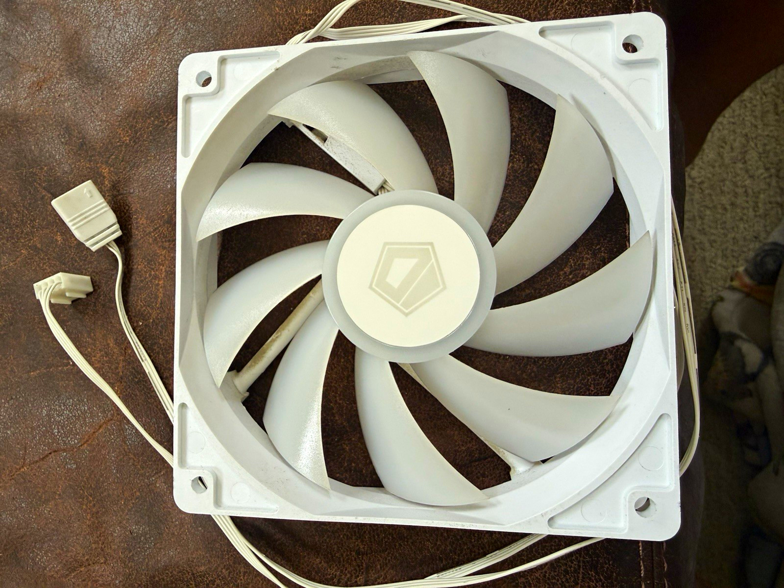 ID-COOLING XF-120-ARGB 120mm White ARGB Case Fan 1500RPM 4-Pin 12V