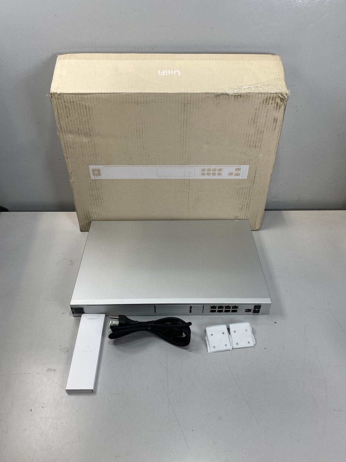 Ubiquiti UniFi Dream Machine Pro - All-in-One Enterprise Network Appliance