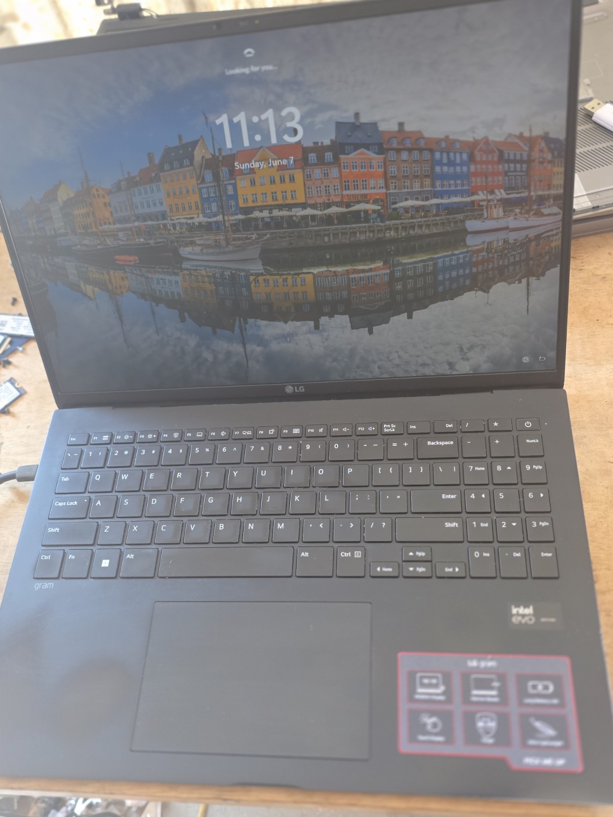 2024 LG gram 16" Laptop Intel Core Ultra 7 NVME 32GB Touch 2x1tb  16z90s Good