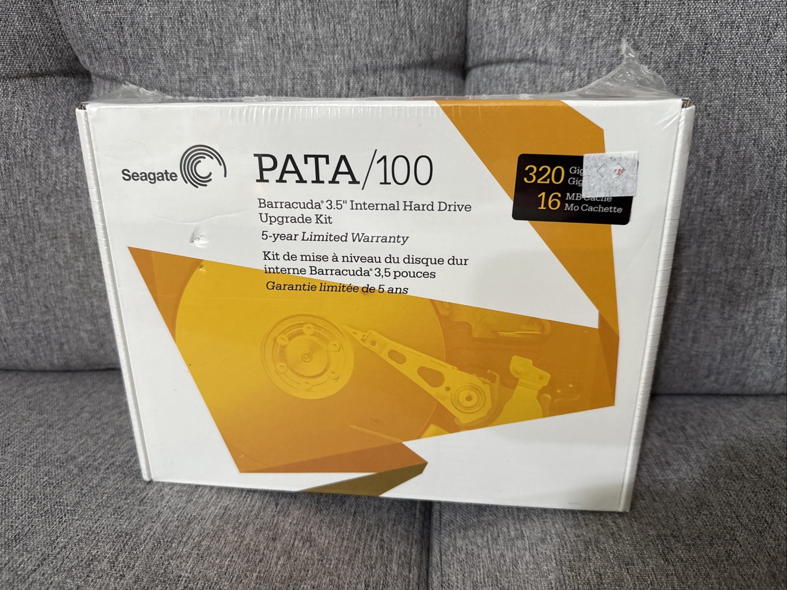 Seagate Barracude 3.5" Internal Hard Drive 320 GB PATA/100 W/ Box NEW Sealed