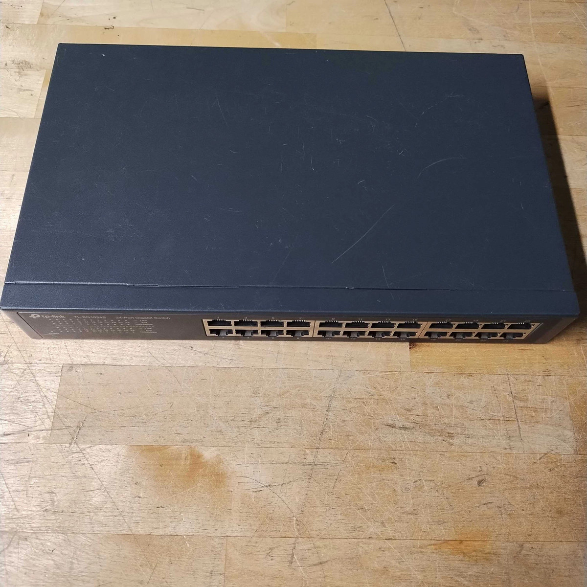 TP-LINK TL-SG1024S 24-PORT UNMANAGED GIGABIT ETHERNET SWITCH DESKTOP RACKMOUNT