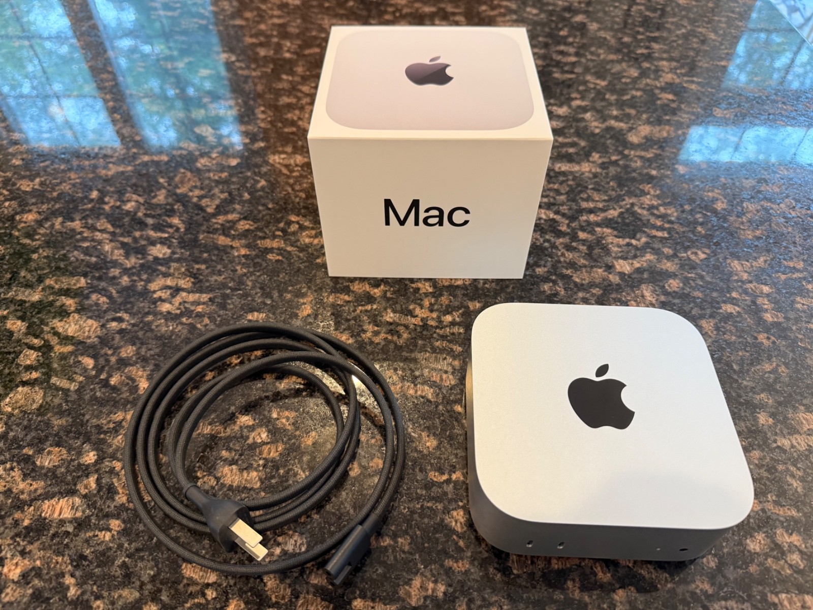 Apple Mac Mini - M4 Chip, 16GB RAM, 256GB SSD - Barely Used