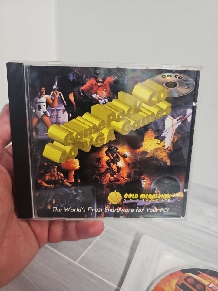Gold Medallion Game Pack CD 40 VGA Games PC CD Wolfenstein 3D DOOM Overkill more