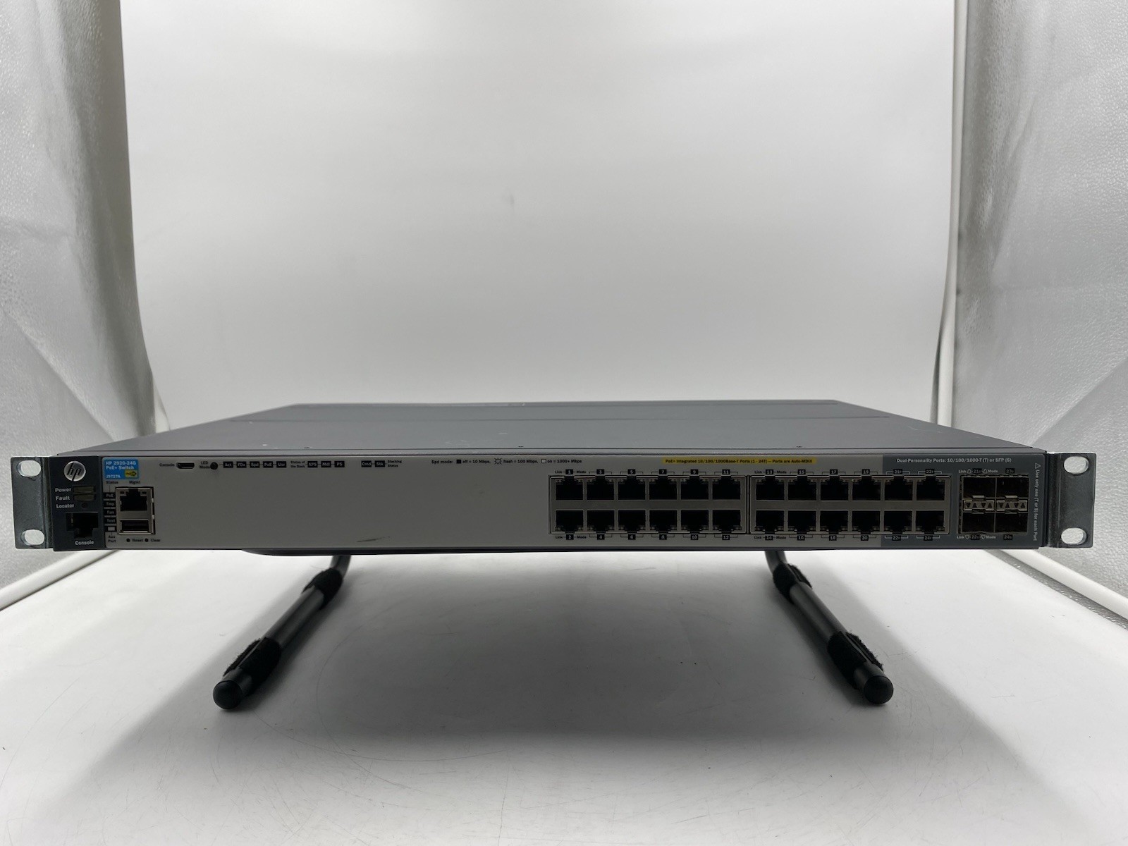 HP 2920-24G (J9727A) 24-Port Rack-Mountable Gigabit Ethernet PoE+ Switch